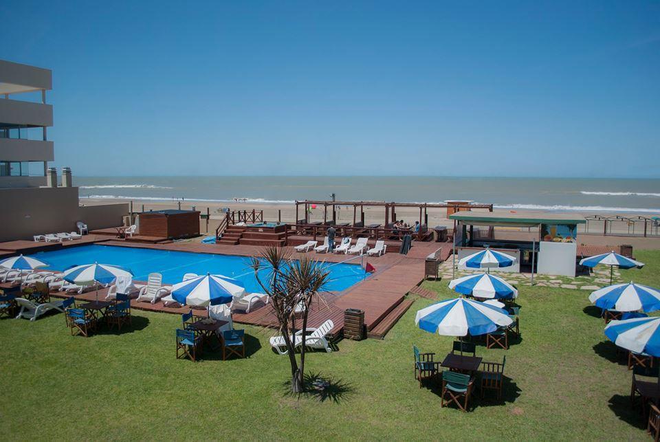 108 Y El Mar - Hotel Tejas Rojas Villa Gesell Exterior foto